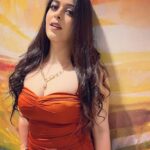 Garima Jain Instagram - Photo dump from the event last night 👩‍💻 . . . #garimajain #portraitphotography #iphone15 #iphonephotography #nashik #paintings #bodycondress #glamour #hotactress #bollywood #vitaminac #sexywomens #actor Nashik Property Consultant