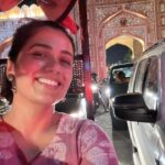 Girija Oak Instagram - What a trip this has been! Jaipur is chaotic and unpredictable yet warm, welcoming besides being down right gorgeous! Also, with Akshara, work trips for @thefreshlimesoda are never strictly work trips ❤️ #jaipur #pinkcity #handblockprinting @blocksandmore