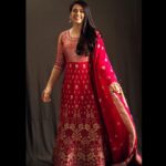 Girija Oak Instagram - 💕 Styled by my cutie @shalmalee_t Outfit @houseofhind Photography @shailendra_pardeshi