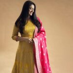 Girija Oak Instagram - Feeling rather sanskaari at the end of the year 💛 Outfit by @houseofhind Styled by my lovely @shalmalee_t 📷 @shailendra_pardeshi