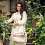 Girija Oak Instagram - Girija Oak Godbole x reCharkha Introducing CHECKS BAG from the Girija x reCharkha Collection! With a special weaving technique used in its Upcycled Handwoven fabric, the Checks Bag is unique in itself. It gives away a chic vibe and your bound to fall in love with the design easily. Check out the brand new Girija x reCharkha Collection only on www.recharkha.org 🔗 Link in bio. Photography: @shailendra_pardeshi Styling: @stylist.chaitalikulkarni HMU : @sheetalpalsande . . #recharkha #girijaoakgodbole #indianart #madeinindia #reusereducerecycle #slowfashion #circularfashion #indianhandlooms #trendingbags #handwoven #handcraftedwithlove #totebag #upcyclersofinstagram #shoppingbags  #sustainableliving #designerbags #fashiontrends #sustainablefashion #sustainability #indianhandicrafts #bloggersofindia   #environmentallyconscious #motherearth #upcycledfashion #consciousfashion