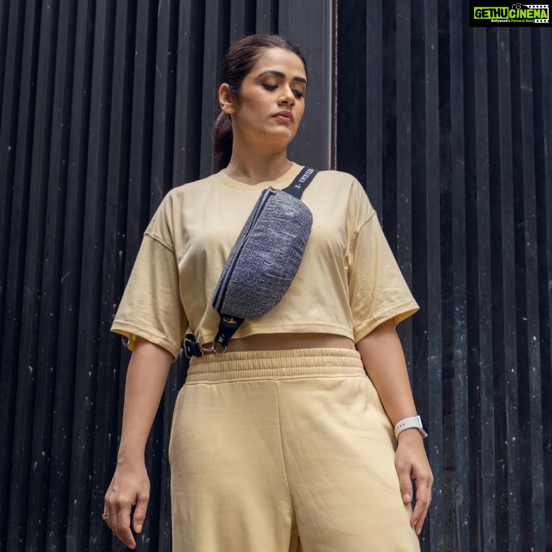 Girija Oak Instagram - Girija Oak Godbole x reCharkha Introducing FANNY PACK from the exclusive Girija x reCharkha collection. A Fanny Pack can conplete any casual look just easy breezy. Moreover, it makes one of the best practical accessories to wear. Comes handy, and fits just the right amount of essentials you need! Photography: @shailendra_pardeshi Styling: @stylist.chaitalikulkarni HMU : @sheetalpalsande Check out the brand new Girija x reCharkha Collection only on www.recharkha.org π Link in bio. . . #recharkha #girijaoakgodbole #indiancrafts #madeinindia #reusereducerecycle #fannypack #circularfashion #indianhandlooms #wasteplastic #indianartisan #handcraftedwithlove #punebloggers #upcyclersofinstagram #fannypacks #sustainableliving #puneblogger #sustainablefashion #sustainability #indianhandicrafts #womensfashion #environmentallyconscious #motherearth #fashionbloggers #consciousfashion