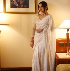 Girija Oak Instagram - 🤍

Ivory Lucknowi Saree by @moresha_sameera_dalvi
Jewellery by @jayashricollection_official
Styled by @shalmalee_t
Assisted by @akshu03_ 
HMU  by @shinejanarthanan of @mmtimemachine ❤️
📷 @shruu_t

For the Loksatta Tarun Tejaankit puraskaar.