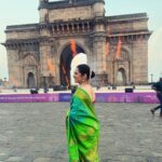 Girija Oak Instagram – Palat 😉
.
.
At the inauguration of a brand new multimedia light and sound show at The Gateway of India. 
With @brewbackersmedia 😊