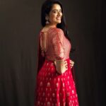 Girija Oak Instagram - 💕 Styled by my cutie @shalmalee_t Outfit @houseofhind Photography @shailendra_pardeshi