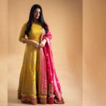 Girija Oak Instagram - Feeling rather sanskaari at the end of the year 💛 Outfit by @houseofhind Styled by my lovely @shalmalee_t 📷 @shailendra_pardeshi