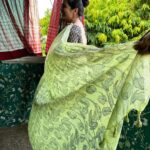 Girija Oak Instagram - 🍀 Bringing in my favourite season with my favourite people. Who, besides being absolutely gorgeous women are also my personal cheerleaders, mood enhancers, partners in insanity, ace photographers while holding my pallu for added drama and such posers! 📷 by @sakheeg and endless giggles courtesy @sayalee_marathe What would I do without you two!? Missing other didis @juililimaye and @waditi 🥹 Also, wearing this cotton mix saree block printed by none other than @blocksandmore (Akshara meri jaan) #100sareepack (that never ends!) Saree no. 76 #monsoon #monsoonsoon #thankyouforreadingallofmytags