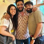 Girija Oak Instagram - Weekend photo dump. #happyfaces #fulltummies #pune #weekendvibes