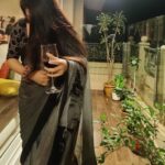Girija Oak Instagram - When the magician becomes meherbaan! Photography by Suresh Triveni (who isn't on the gram being the genius he is!) The last one is by my dahling @devendra___ahirwar_ What a beautiful night amongst beautiful people Thank you @saurabhtop and @zakirkhan_208 Also wearing this beautiful mul cotton saree with #audreyhepburn ‘s face printed on the pallu that my dearest friend Akshara has given to me 😄 #100sareepact saree no. 75