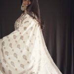 Girija Oak Instagram - 🤍 Styled by @shalmalee_t Outfit @kalamandir_thane Photography @shailendra_pardeshi