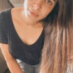 Hari Teja Instagram - Oka kshanamuuu tochaneevugaa.. kasta marupaina raavugaa…♥️