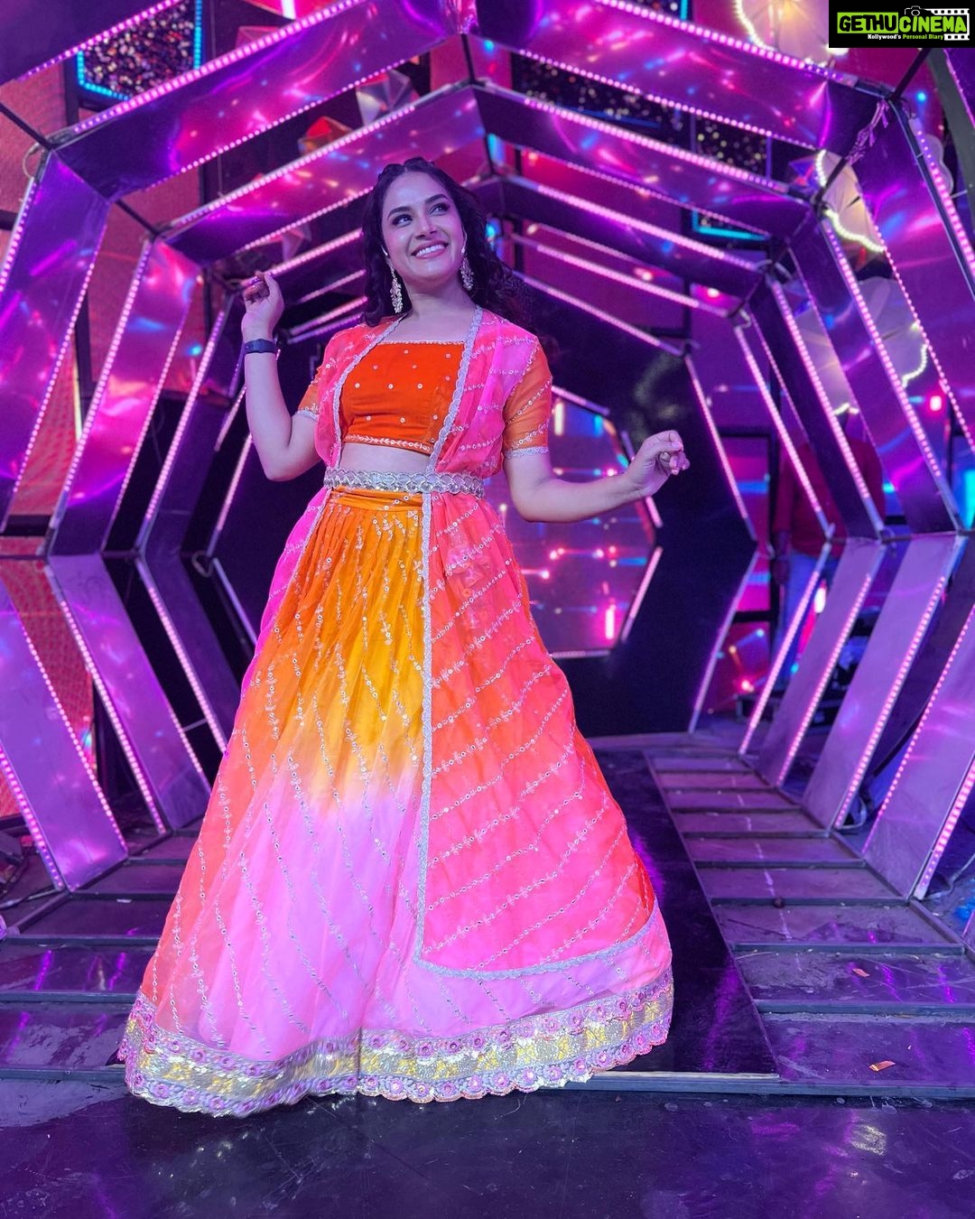 Hari Teja Instagram - Don’t miss to watch Ladies & Gentlemen today at 12pm.. only on zee Telugu❤️ entertainment guarantee 😝😝 Wearing @aninaboutique1 …. ❤️