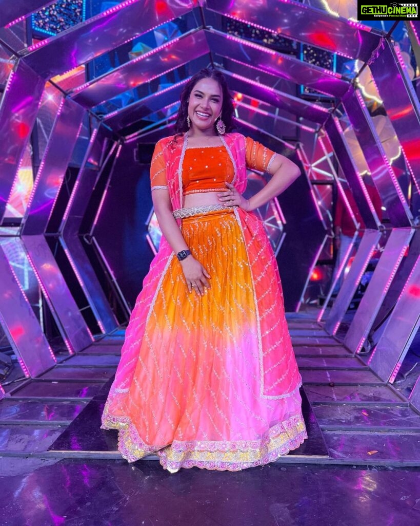 Hari Teja Instagram - Don’t miss to watch Ladies & Gentlemen today at 12pm.. only on zee Telugu❤ entertainment guarantee 😝😝 Wearing @aninaboutique1 …. ❤