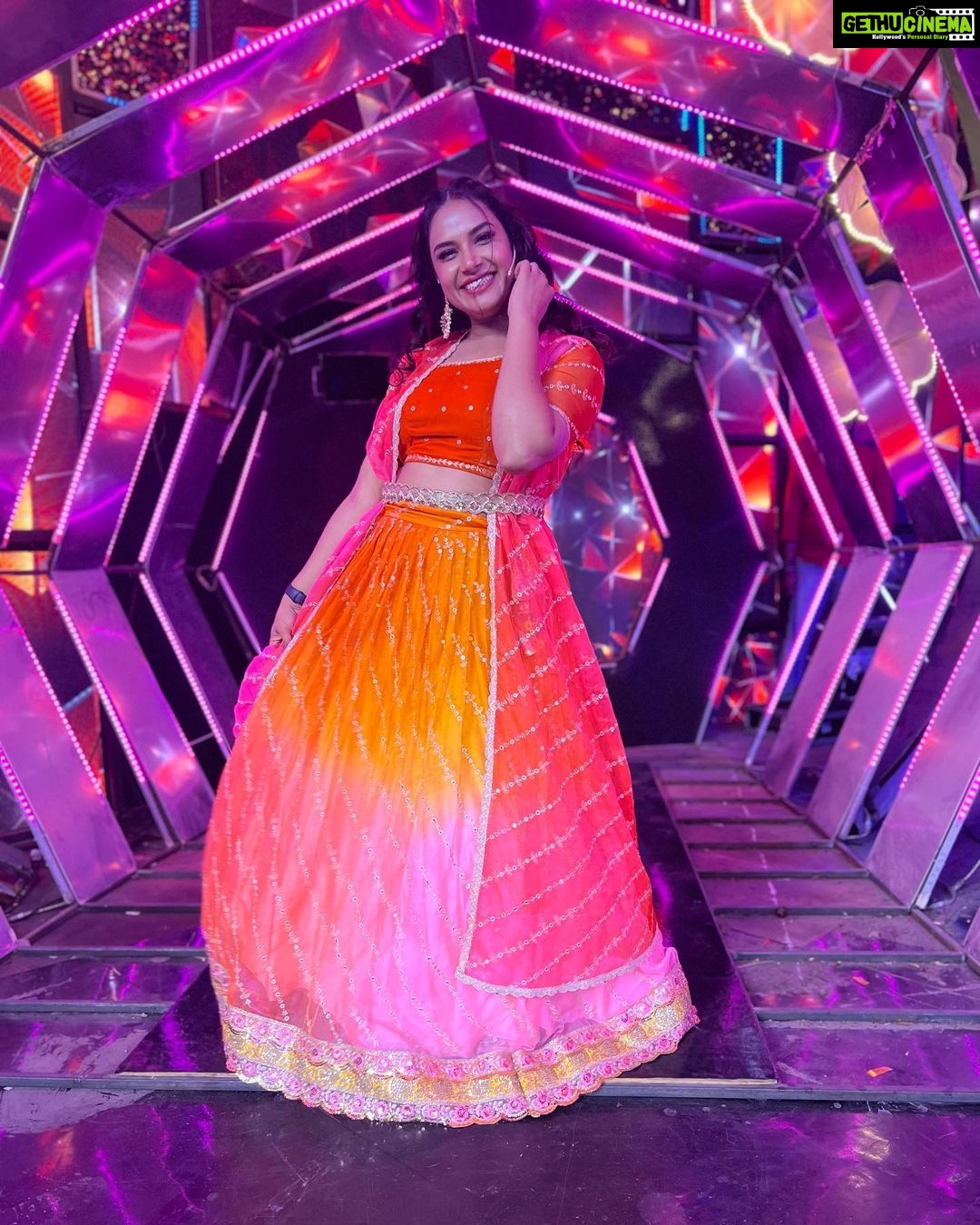 Hari Teja Instagram - Don’t miss to watch Ladies & Gentlemen today at 12pm.. only on zee Telugu❤️ entertainment guarantee 😝😝 Wearing @aninaboutique1 …. ❤️