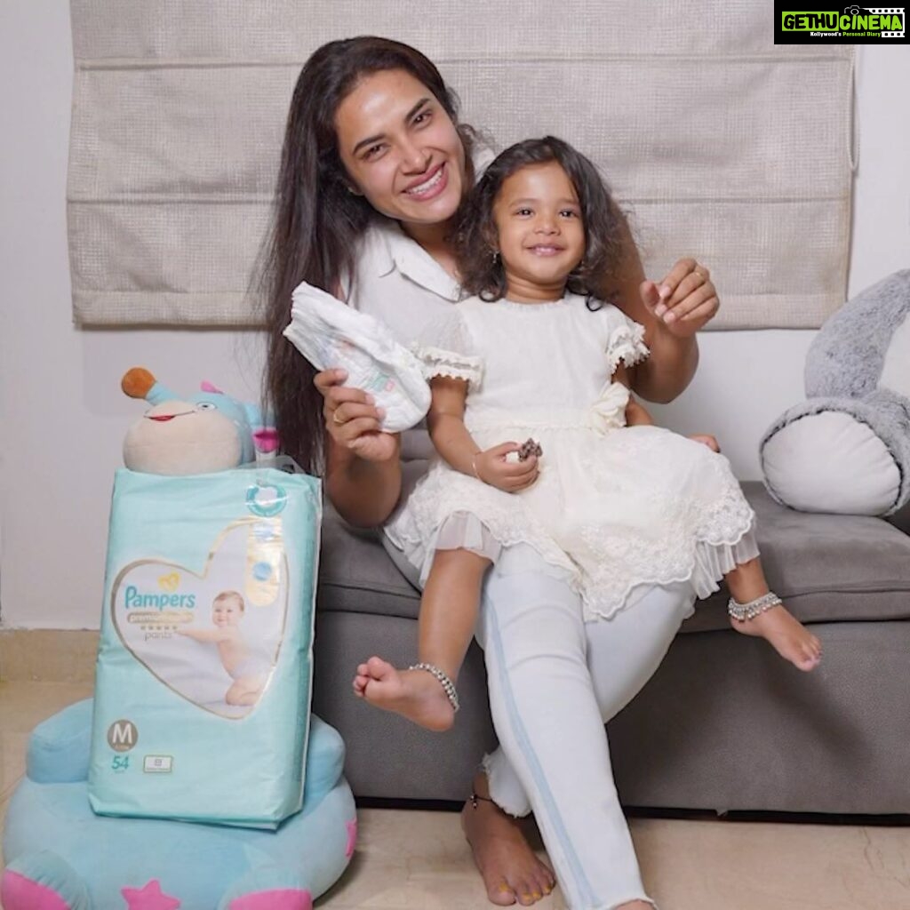 Hari Teja Instagram - When my baby is happy, I’m happy! Her tender skin deserves more than just an ordinary diaper! That’s why I choose the 360-degree cottony soft Pampers premium care pants. So soft, that I don’t have to worry about her skin anymore! Nor do I have to worry about dampness, thanks to the ‘up to 100% wetness lock’ feature.