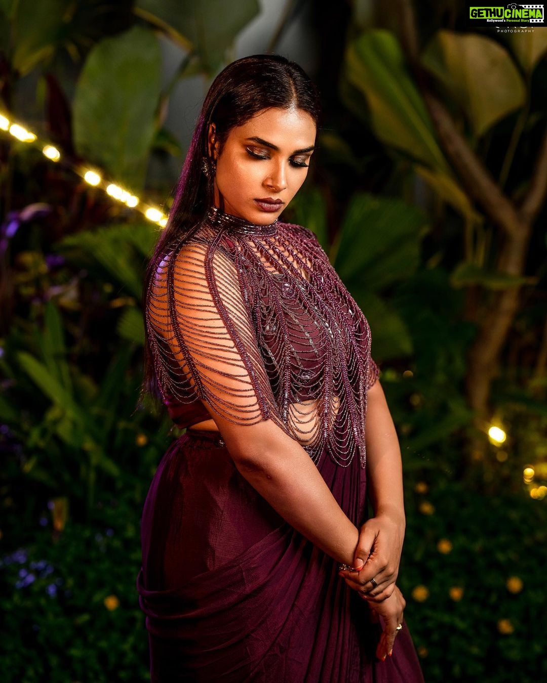 Hari Teja Instagram - Did you say I look divine? Sorry, I heard wine 🍷 Styled by @impriyankasahajananda Outfit: @deepthiganeshlabel Jewellery: @kushalsfashionjewellery ❤️ Shot by : @ekorphotography