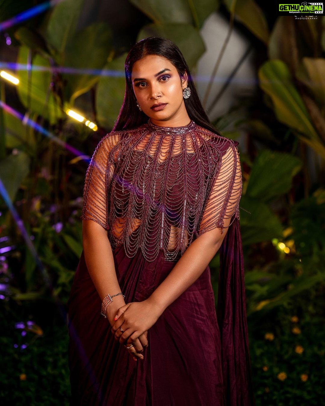 Hari Teja Instagram - Did you say I look divine? Sorry, I heard wine 🍷 Styled by @impriyankasahajananda Outfit: @deepthiganeshlabel Jewellery: @kushalsfashionjewellery ❤️ Shot by : @ekorphotography