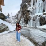 Hari Teja Instagram – Loved this beauty totally ❤️ most gorgeous waterfall I’ve ever seen… #kashmirlovers #drungwaterfall #naturelovers #peace #happiness ❤️ Drung