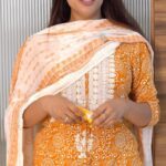 Hari Teja Instagram - మీ చర్మం లో దాగి ఉన్న కాంతివంతమయిన సౌందర్యాన్ని మరియు సున్నితత్వాన్ని SANTOOR HALDI AND CHANDAN SOAP ద్వారా వికాసింపచేయండి. Infused with the goodness of Haldi and Chandan, its added Moisturizing ingredients and Heavenly Fragrance makes every shower a luxurious bathing experience!”” Get Yours today! Purchase it now- https://www.amazon.in/stores/page/E570659A-EE83-444A-8C00-F215D2B8E6A9?channel=APTEL_JFM #santoor #allnewsantoor #SantoorStayYoung #haldiandchandan