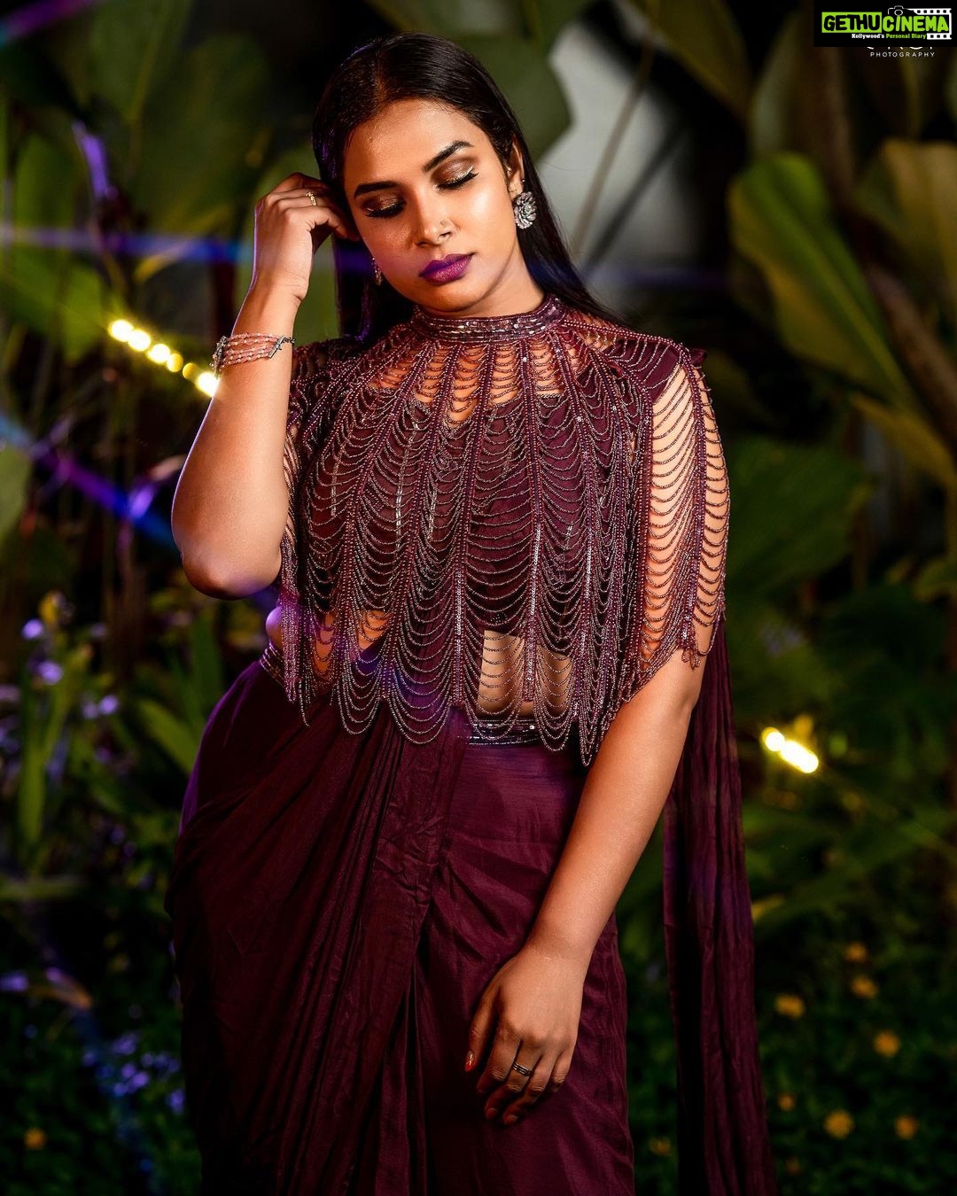 Hari Teja Instagram - Did you say I look divine? Sorry, I heard wine 🍷 Styled by @impriyankasahajananda Outfit: @deepthiganeshlabel Jewellery: @kushalsfashionjewellery ❤️ Shot by : @ekorphotography