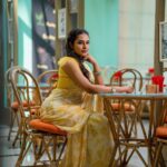 Hari Teja Instagram - Hope my yellow saree brightens up ur day✨💫🌟⭐️⚡️ Saree: @gaurinaidu ⭐️ PC: @relivevisuals @whoisindrasena ⭐️