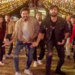 Harris Jayaraj Instagram - All the Makkas are now grooving to Makka Makka 💃🕺