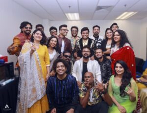 Harris Jayaraj Instagram - My love and thanks to  my most talented singers and musicians for attaining the world record. 🌹