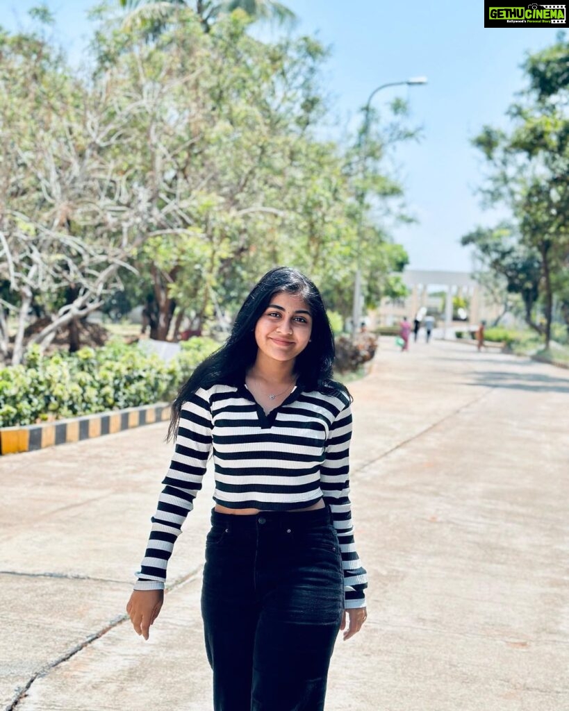 Hasini Anvi Instagram - Kartha, karma, and kriya ❤️🥱 #hasinianvi ICFAI IFHE Deemed University Campus