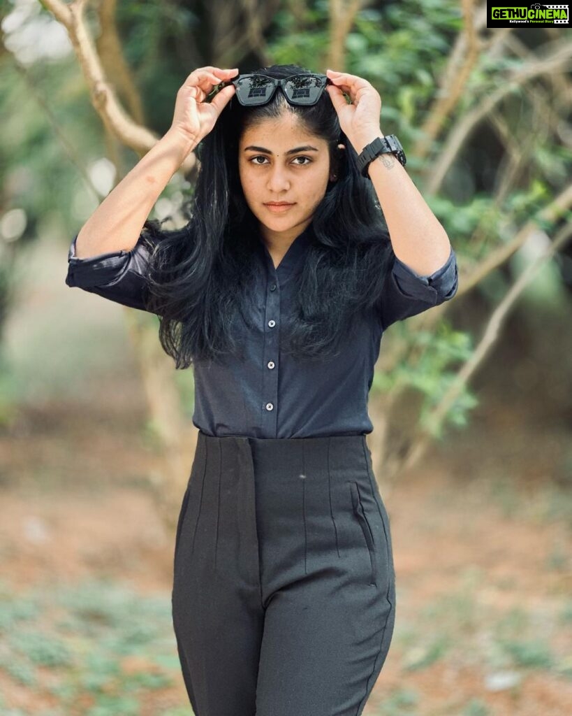 Hasini Anvi Instagram - Crazy hair, don't care.😌❤ #hasinianvi ICFAI IFHE Deemed University Campus