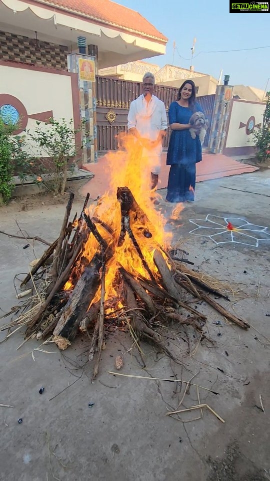 Himaja Instagram - 🔥 Happy Bhogi To All ..Flame your past in Bhogi and invite the New year with new hopes and aspirations. #bhogi🔥 #sankranthi #pongal #festival