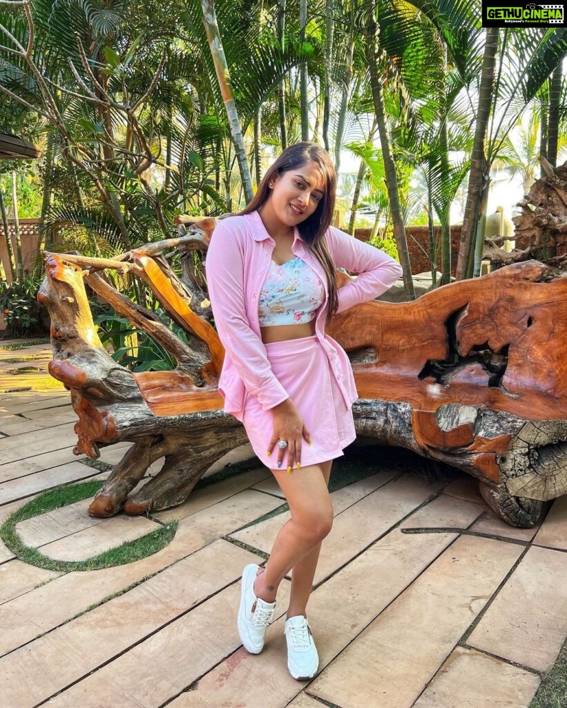 Himaja Instagram - Dear 2022… Thanks For Everything… This Is The Best Year Ever ❤️ Pic credits @teju_vlogs #thankyou #loveyouall #goodvibes #goodfeels #gratitude #cheers #slay Goa City, India