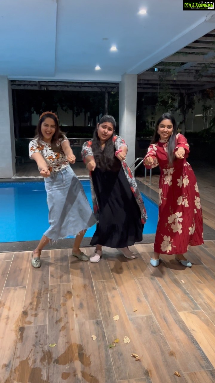 Himaja Instagram - ❤️Weekend vibes #sunday #friends #happysunday #primereels #bestiestime #trendingreels #viral