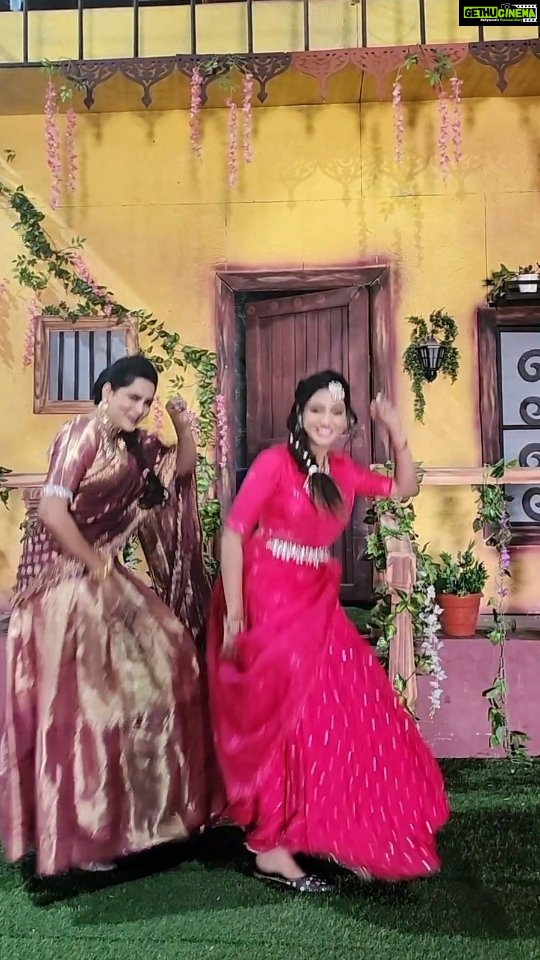 Himaja Instagram - Dharshana taradadantantandantantan 😍😜 #dance #telugureels #trending