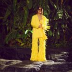 Hina Khan Instagram - 💛 . Face of the Month for: @facemag.in Publisher: @harshithundet Creative Director: @farrahkader Photographed by: @thebhupeshkalal Stylist: @sameerkatariya92 Makeup Artist: @kanika.world Hair Stylist: @dynamitepikachu Asst. MUAH: @kayceesbeauty_bykritika Asst Creative Director: @haaute Interview by: @tanishka.juneja Location: @hotel_saharastar Coordinated by: @volokal Artist Management: @stellaartalent Wardrobe Jewellery: @jawahriiofficial Outfit: @nirmooha Sunglass: @bavincis.official Heels: @nidhibhandari_official www.facemagazine.in #FaceMagazine
