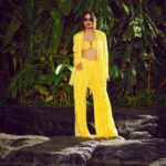 Hina Khan Instagram - 💛 . Face of the Month for: @facemag.in Publisher: @harshithundet Creative Director: @farrahkader Photographed by: @thebhupeshkalal Stylist: @sameerkatariya92 Makeup Artist: @kanika.world Hair Stylist: @dynamitepikachu Asst. MUAH: @kayceesbeauty_bykritika Asst Creative Director: @haaute Interview by: @tanishka.juneja Location: @hotel_saharastar Coordinated by: @volokal Artist Management: @stellaartalent Wardrobe Jewellery: @jawahriiofficial Outfit: @nirmooha Sunglass: @bavincis.official Heels: @nidhibhandari_official www.facemagazine.in #FaceMagazine