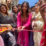 Hina Khan Instagram - Inauguration in Varanasi, So much to share.. shall post a reel soon.. from enjoying bhel on Ganga ghats to relishing katori chat in the local markets.. loved it all.. sharing soon Outfit @paulmiandharsh @viralmantra HMU @manishsharma96 @irshad__hair