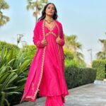 Hina Khan Instagram - Inauguration in Varanasi, So much to share.. shall post a reel soon.. from enjoying bhel on Ganga ghats to relishing katori chat in the local markets.. loved it all.. sharing soon Outfit @paulmiandharsh @viralmantra HMU @manishsharma96 @irshad__hair