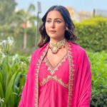 Hina Khan Instagram - Inauguration in Varanasi, So much to share.. shall post a reel soon.. from enjoying bhel on Ganga ghats to relishing katori chat in the local markets.. loved it all.. sharing soon Outfit @paulmiandharsh @viralmantra HMU @manishsharma96 @irshad__hair