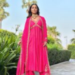 Hina Khan Instagram - Inauguration in Varanasi, So much to share.. shall post a reel soon.. from enjoying bhel on Ganga ghats to relishing katori chat in the local markets.. loved it all.. sharing soon Outfit @paulmiandharsh @viralmantra HMU @manishsharma96 @irshad__hair