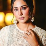 Hina Khan Instagram - 🤍 Outfit : @jade_bymk Jewellery: @renuoberoiluxuryjewellery @shoppaksha Stylist: @kansalsunakshi Style team: @siddhi_p17 MUAH @manishsharma96 @irshad__hair 📸 @mgs.wedding.cinematography