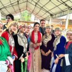 Hina Khan Instagram - Grateful to be part of the G20 Tourism Working Group Meeting in Srinagar, promoting positive growth and constructive alternatives for young people in Jammu-Kashmir and the country. Proud to contribute to Naya Kashmir's growth story and inspire fellow Kashmiri youth. Met amazing talent today, thanks to Mayor of Srinagar for the opportunity. Seeing recognition from home government for genuine achievers is encouraging. Hoping to inspire many more to choose the right path for their future. Thank you, Mayor @junaidmattu.official for this wonderful initiative..