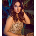 Hina Khan Instagram – 🤎

Face of the Month for: @facemag.in
Publisher: @harshithundet 
Creative Director: @farrahkader
Photographed by: @thebhupeshkalal
Stylist: @sameerkatariya92
Makeup Artist: @kanika.world
Hair Stylist: @dynamitepikachu
Asst. MUAH: @kayceesbeauty_bykritika 
Asst Creative Director: @haaute
Interview by: @tanishka.juneja
Location: @hotel_saharastar
Coordinated by: @volokal
Artist Management: @stellaartalent

Wardrobe 
Jewellery: @jawahriiofficial
Outfit: @geishadesigns
Sunglass: @bavincis.official 
Heels: @londonrag_in

www.facemagazine.in
#FaceMagazine