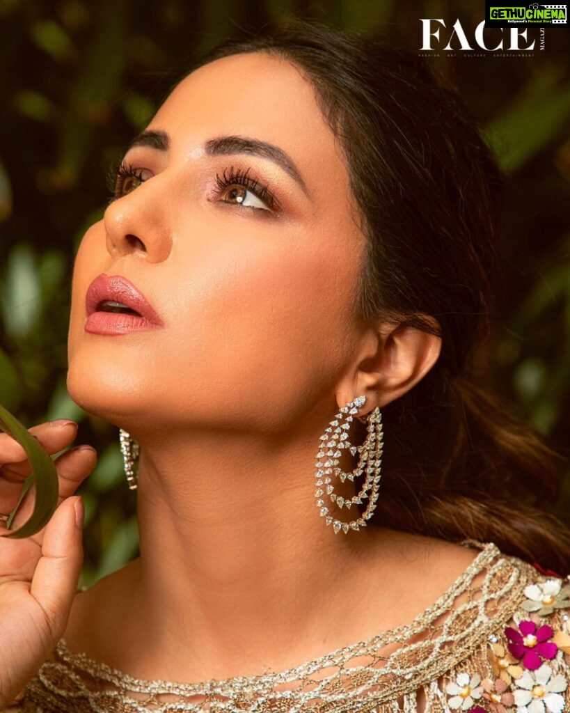 Hina Khan Instagram - 🌟 Celebrating a Star: @realhinakhan 🌟 Join us as we embark on an extraordinary journey, tracing the rise of a true icon in the entertainment industry - Hina Khan! ✨ From her humble beginnings to shining brilliantly on the silver screen, Hina has mesmerized audiences with her undeniable talent, versatility, and unwavering dedication. Hina's story is a testament to the power of dreams and sheer determination. With relentless passion and an unyielding spirit, she broke barriers, defied norms, and paved her way to the pinnacle of success. 🚀 CLICK ON THE LINK IN BIO TO READ FULL INTERVIEW Produced By: @facemag.in Publisher: @harshithundet Creative Director: @farrahkader Photographed by: @thebhupeshkalal Stylist: @sameerkatariya92 Makeup Artist: @kanika.world Hair Stylist: @dynamitepikachu Asst. MUAH: @kayceesbeauty_bykritika Interview by: @tanishka.juneja Location: @hotel_saharastar Coordinated by: @volokal Artist Management: @stellaartalent Asst. Creative Director: @haaute ON HINA Jewellery: @jawahriiofficial Outfit: @etashabyashajain PR: @thewisedesign #FaceMagazine #FaceMagazine #FaceOfTheMonth #HinaKhan #JourneyOfSuccess #ShiningBright #Inspiration #Icon #Trailblazer #Unstoppable #DreamBig #Passion #Talent #SilverScreen #Television #CelebratingStars Sahara Star , Mumbai