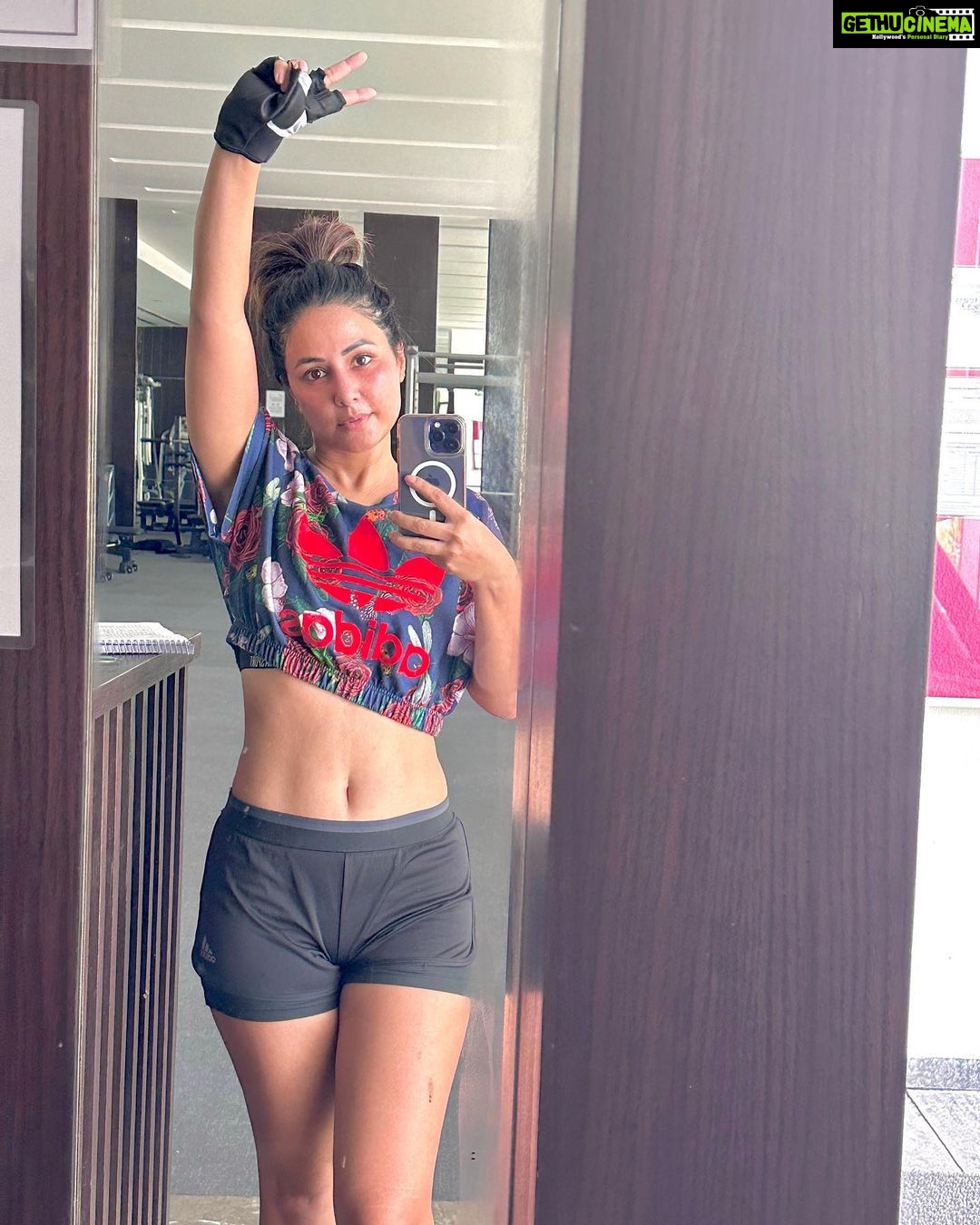 Hina Khan Instagram - Slow and steady.. #strongwomen #fitgirl #gettingfit