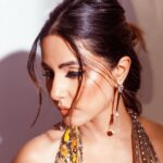 Hina Khan Instagram - 🐝🐝🐝