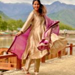 Hina Khan Instagram - Kashmir ki kali celebrating Eid in Jannat-e-Kashmir.. Eid Mubarak Everyone ❤️