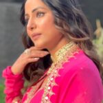 Hina Khan Instagram - Woh tere mere beech mein.. #reelsvideo #reelsinstagram #reelitfeelit #trendingreels #ReelsWithHK
