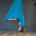 Hina Khan Instagram - The next level of my Vampire Pose in Ariel Yoga This was not at all easy.. Hope u like it.. #reelsinstagram #reelitfeelit #reelkarofeelkaro #trendingreels #ReelsWithHK