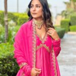 Hina Khan Instagram - Inauguration in Varanasi, So much to share.. shall post a reel soon.. from enjoying bhel on Ganga ghats to relishing katori chat in the local markets.. loved it all.. sharing soon Outfit @paulmiandharsh @viralmantra HMU @manishsharma96 @irshad__hair