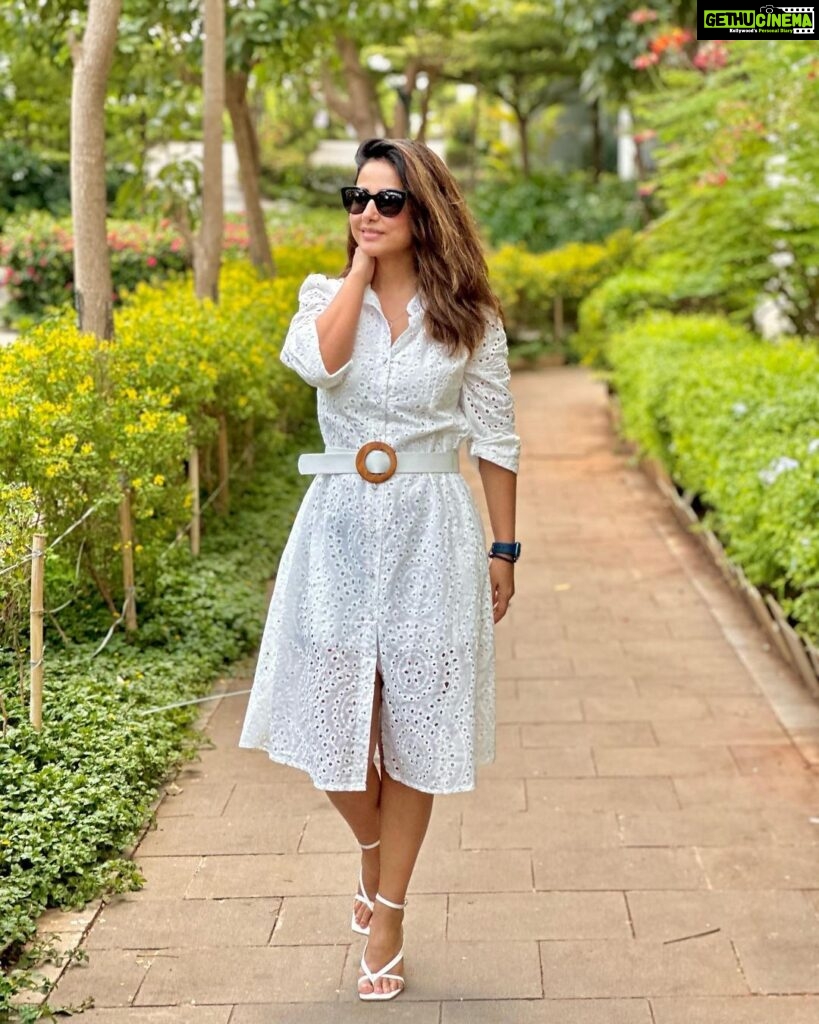 Hina Khan Instagram - 🕊️
